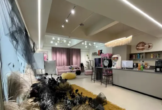 每天和帥哥美女相伴_一年輕松賺60萬!-資源網站