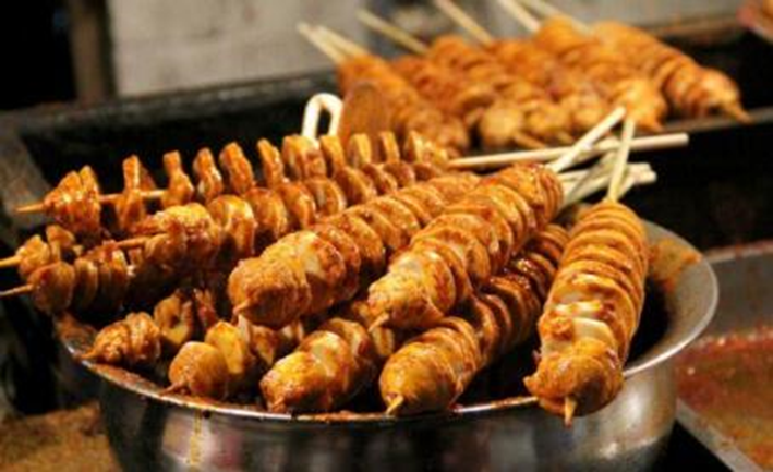 夜市擺攤什么最好賣利潤高？適合夜市擺地攤賣的新穎小吃